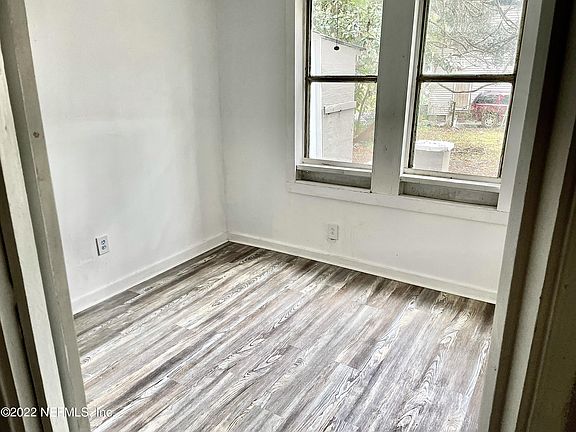 4th image of 2943 THOMAS Street