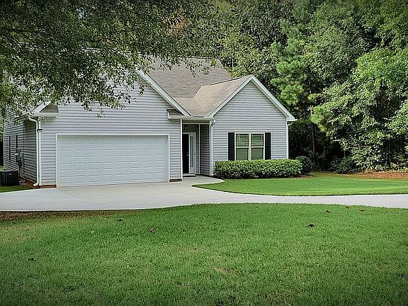 3rd image of 820 Park Pine Cir