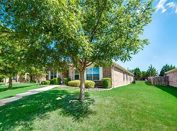 3rd image of 3817 Laurel Crossing Dr