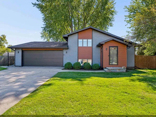 915 Bavarian Ct, Oshkosh, WI 54901