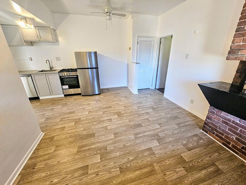 Living Room / Kitchen