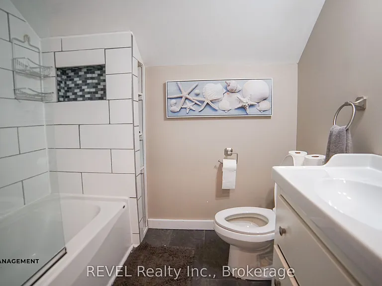 32 Edmund St — Photo 18