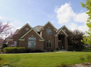 703 N Ponderosa Dr, Hartland, WI