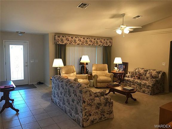 3rd image of 2086 John Wayne Dr