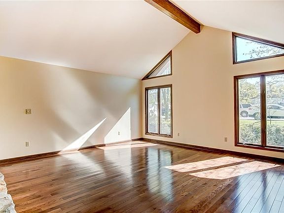4th image of 1421 Timberlane Dr