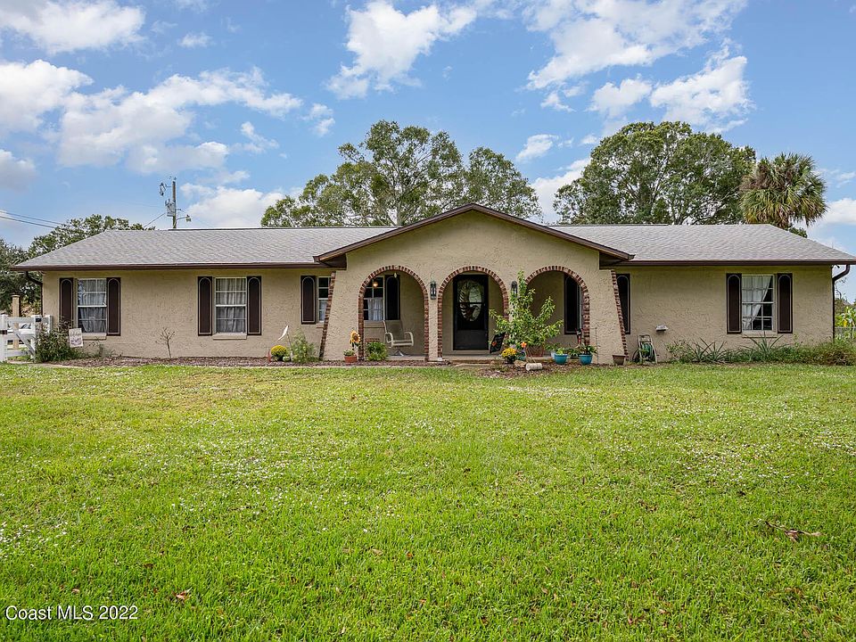 1st image of 2365 Lake Dr