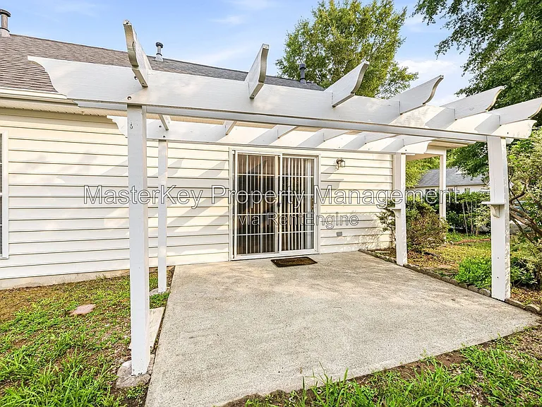 6307 Forest Ridge Dr — Photo 7
