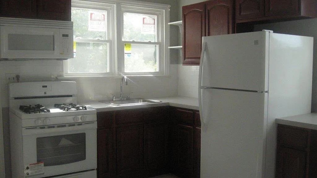 2 bed, $1,695 — Photo 2