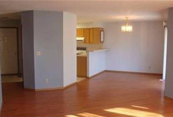 3rd image of 670 S Gamay Ln