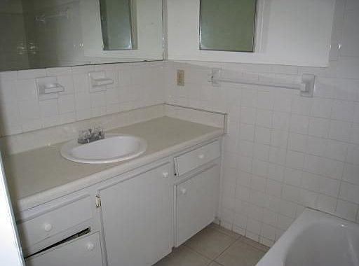 4th image of 2127 Ashland Blvd