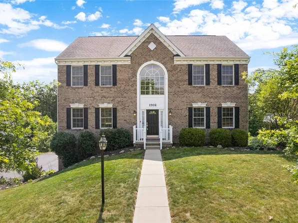 1702 S Hawthorn Ct, Pittsburgh, PA 15237