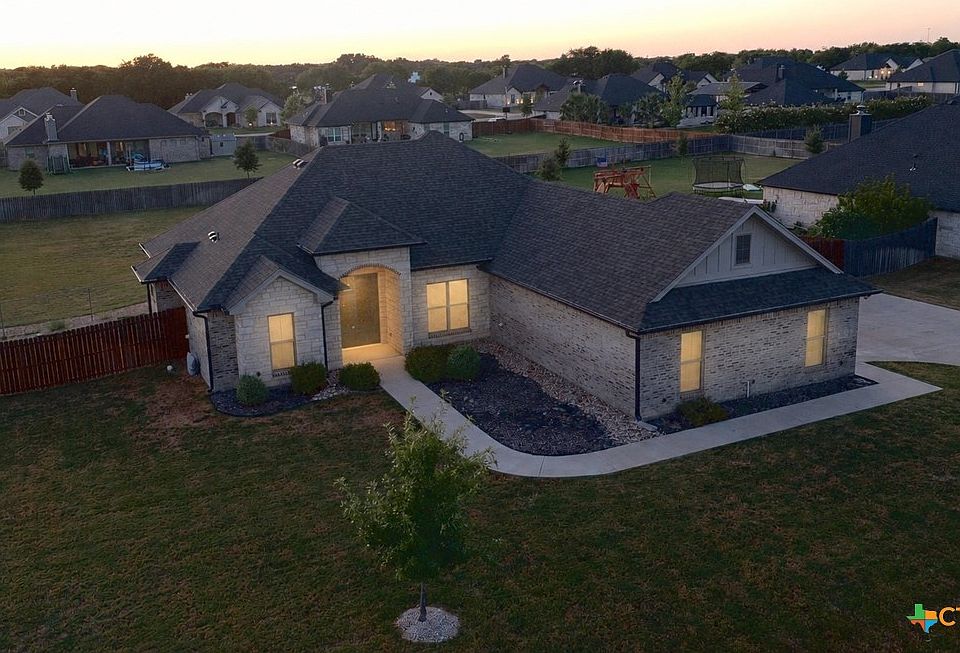 1st image of 211 Sand Flat Ln