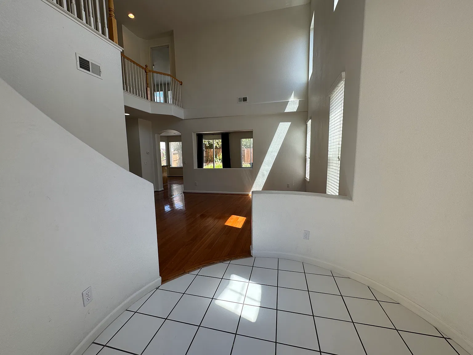 522 Veneto Ct — Photo 4