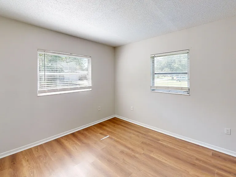 1700 Van Ness St — Photo 9