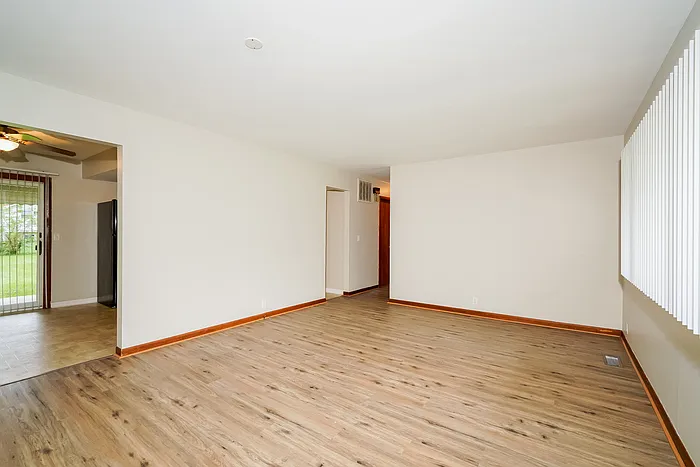 3 bed, 1.5 bath, 1150 sqft, $1,615 — Photo 2