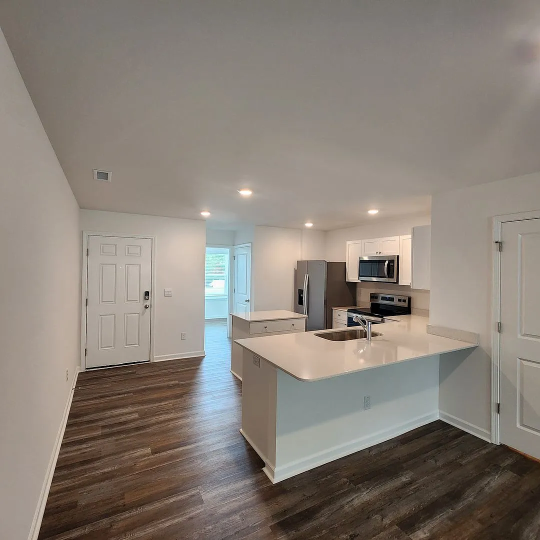 New townhome for rent North Raleigh — Photo 2