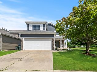 310 Waterbury Cir, Oswego, IL