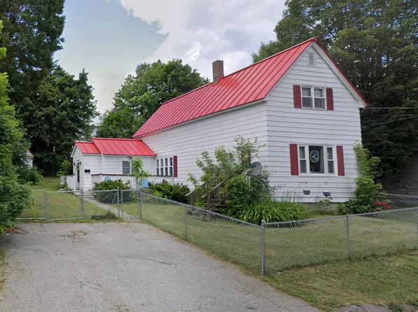32 Front St, Rumford, ME 04276