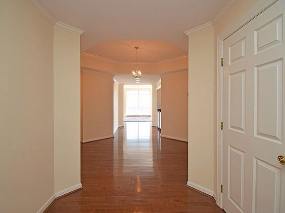 2nd image of 2412 Ingleside Ave APT 2B