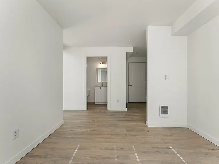 1820 NE Davis St #105 — Photo 20