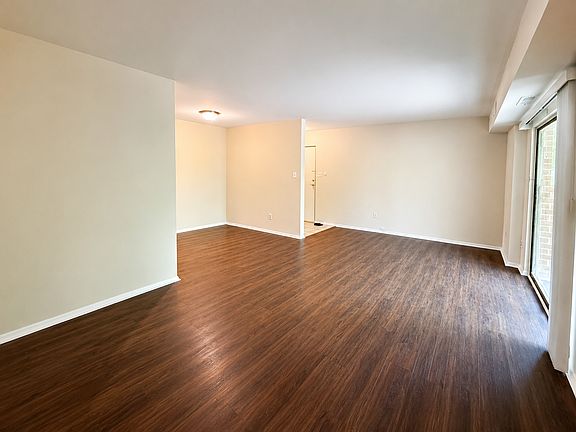 3rd image of 1295B Schaub Dr