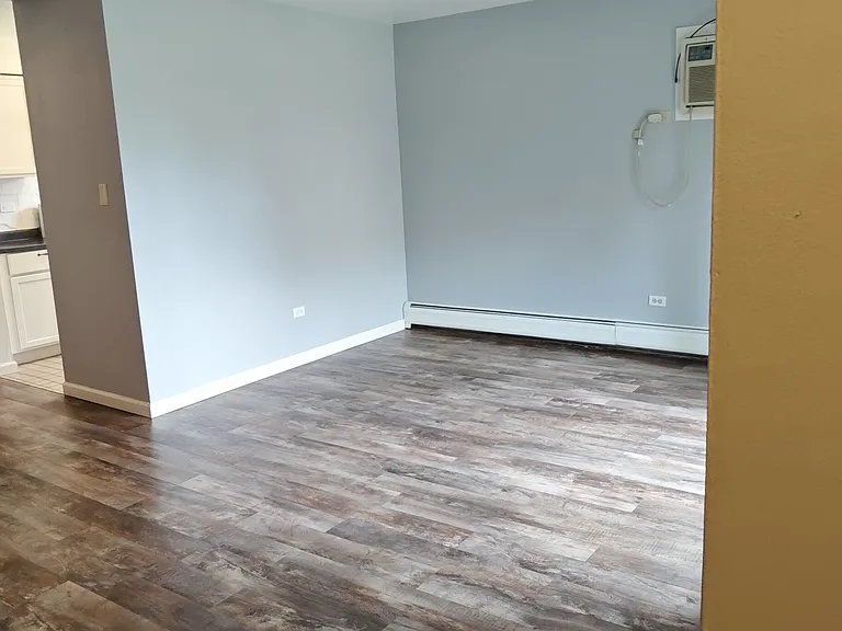 14745 Kilpatrick Ave #1W — Photo 3