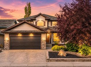 1116 S Woodside Way NW, Airdrie, AB T4B 2S3