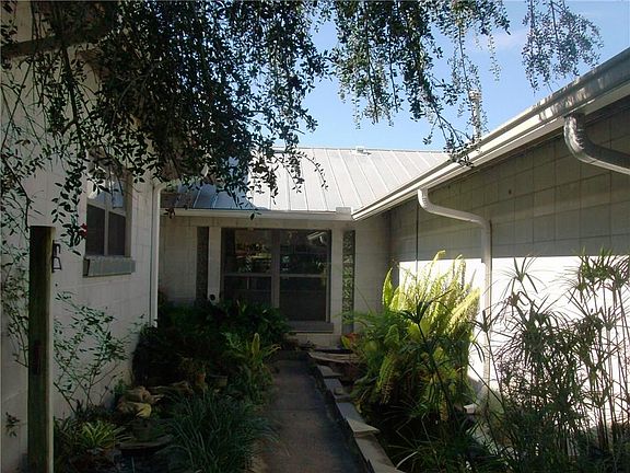 2nd image of 5815 Buchanan Dr
