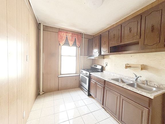 2nd image of 1405 Prospect Pl APT A7