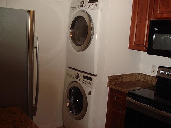 3rd image of 3414 Tuscany Way Unit 414