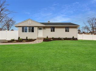 2203 Knickerbocker Ave, Medford, NY 11763