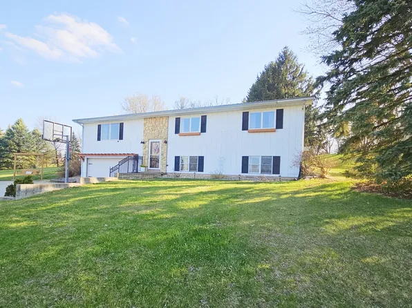 13831 Prairie Center Rd, Morrison, IL 61270