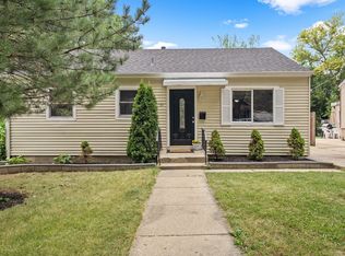 1131 E Galena Blvd, Aurora, IL 60505