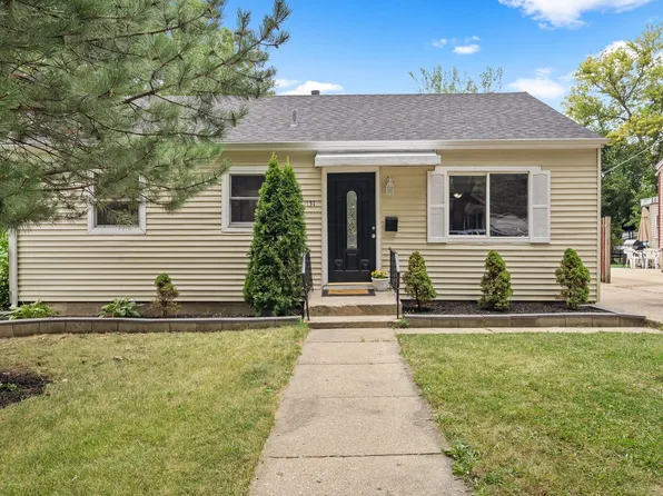 1131 E Galena Blvd, Aurora, IL 60505