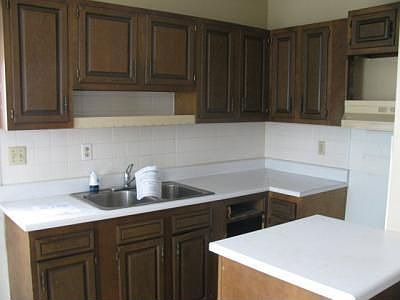 4th image of 569 Cherry St