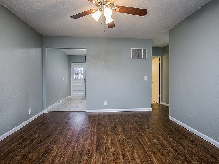 514 NE Corder St #B — Photo 6