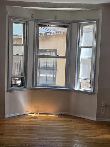1369 Clay Ave #1 Photo 1