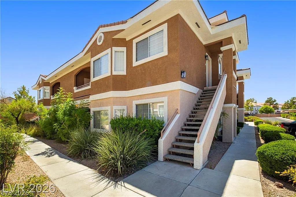 2 bed, 2.0 bath, 1253 sqft, $1,750 — Photo 2