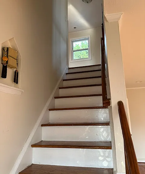 410 Herricks Rd — Photo 7