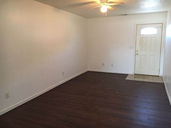 3rd image of 2915 W Louise St APT 4