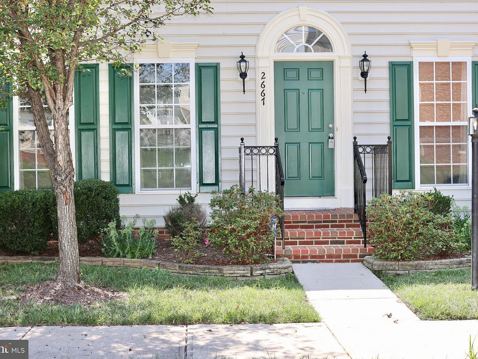 4 bed, 3.5 bath, 3000 sqft, $3,600 — Photo 2