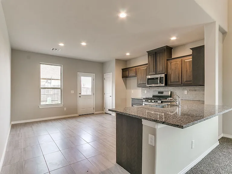9601 Squire Ln — Photo 7