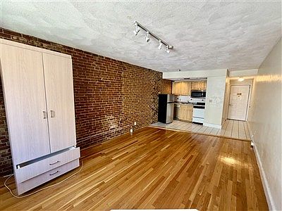 1st image of 12 Mount Auburn St