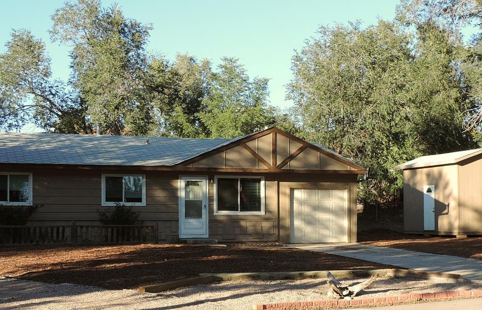 Front View of 113 Tewa Drive