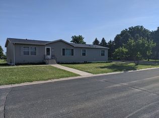 705 4th St, Green Isle, MN 55338