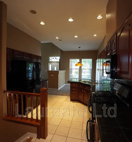 632 S Yarrow St — Photo 8
