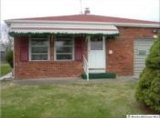 29 Castle Harbor Dr, Toms River, NJ 08757