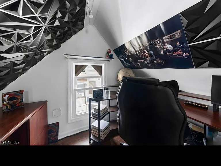 39 Atno Ave #2 — Photo 2