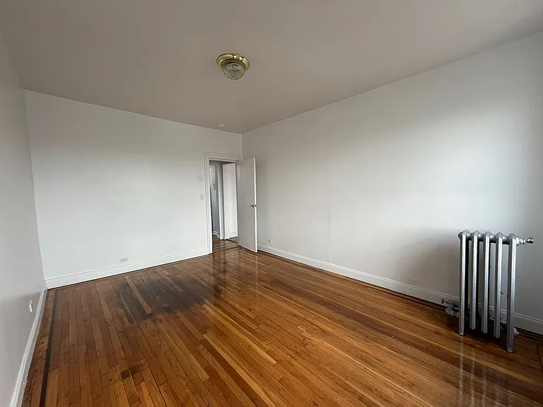 1001-1005 Walton Ave #3F — Photo 4