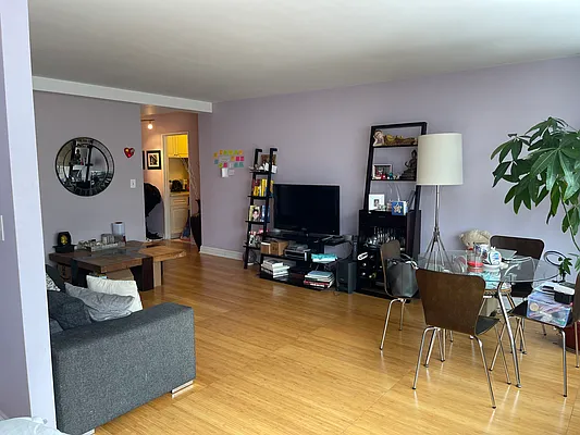 Rented by New York City Moves Team LLC | media 47